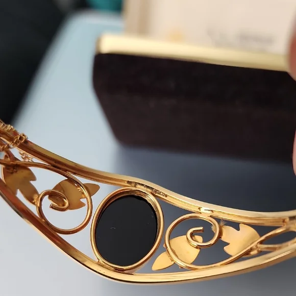 Vintage Gold and Black Bracelet - Picture 12 of 16